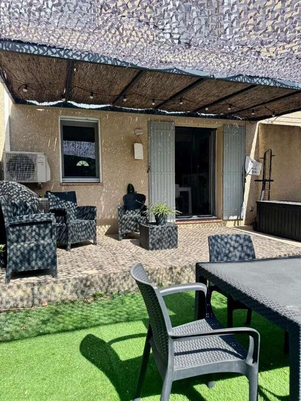 A VENDRE ROGNONAS  proximité d'AVIGNON  maison3 chambres, jardin, terrasse et 2 parkings privatifs - photo 10