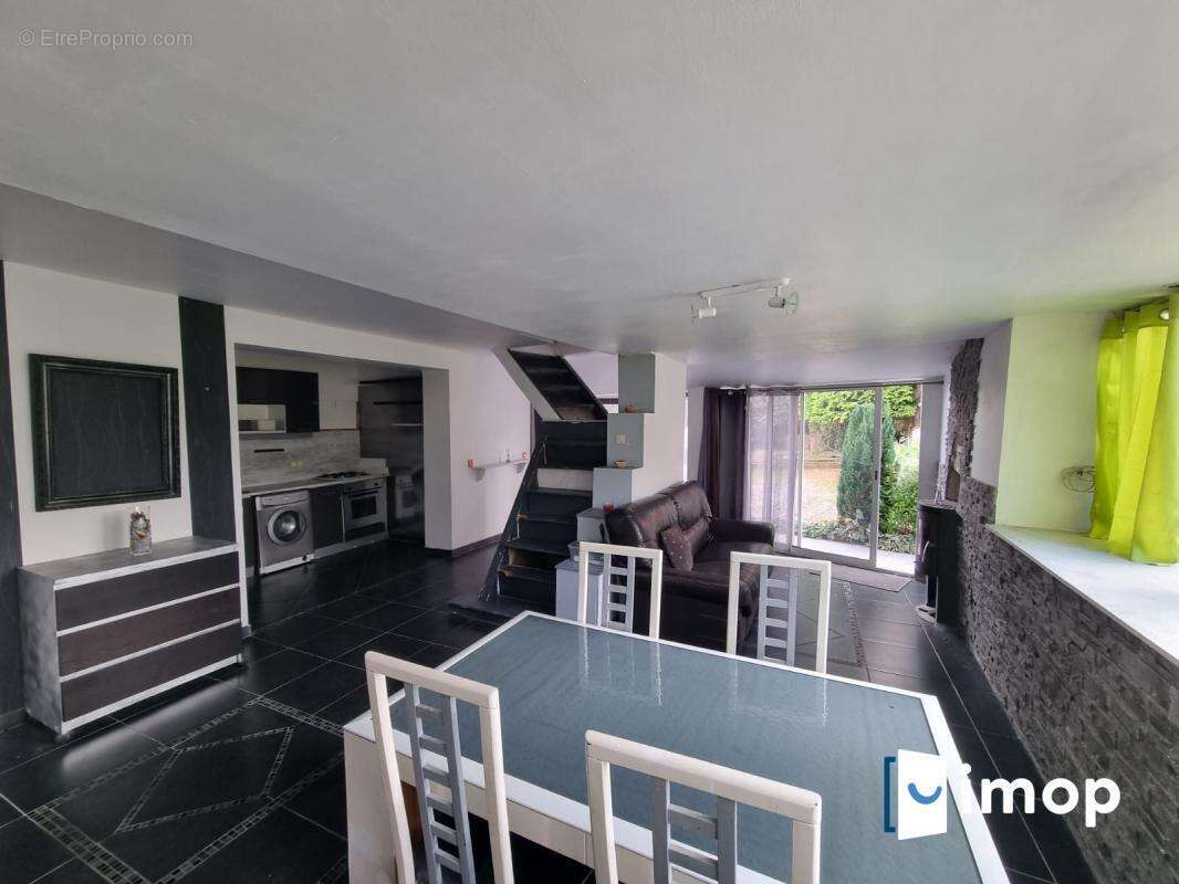 Maison à CORMEILLES