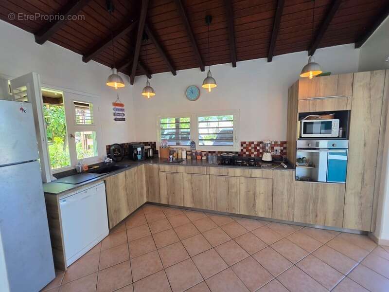 Maison à BAIE-MAHAULT