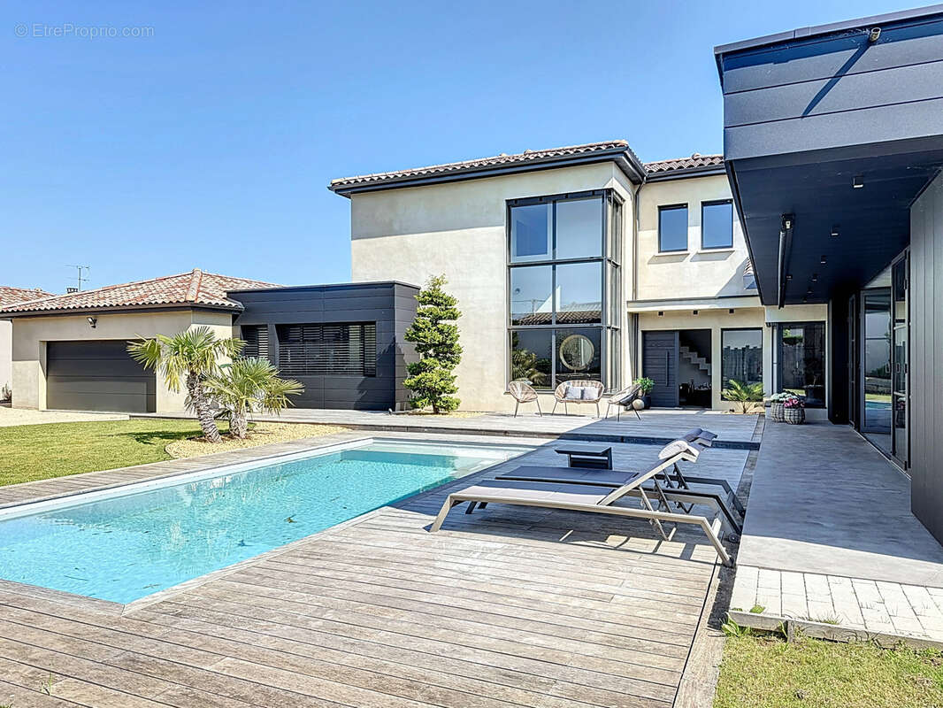 Maison à JASSANS-RIOTTIER