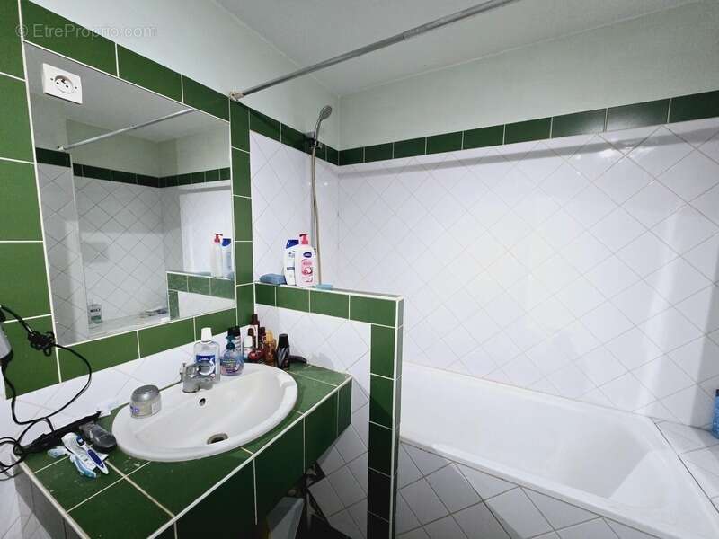 Appartement à SAINT-JEAN-D'ANGELY