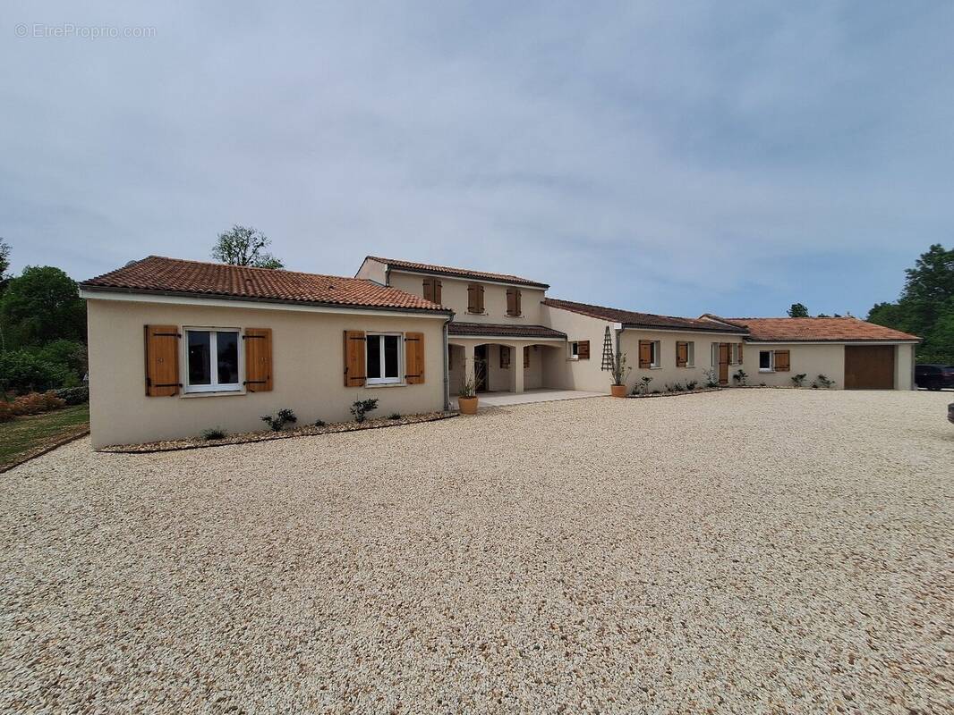 Maison à SAINTE-SEVERE
