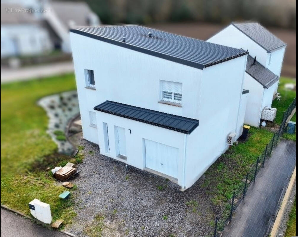 Maison à SAINT-NOLFF