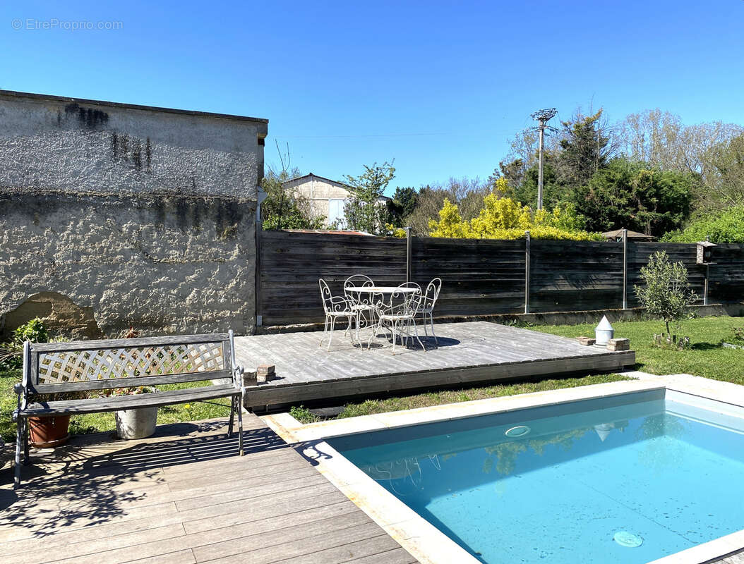 Maison entièrement rénovée avec piscine et studio indépendant - photo 12