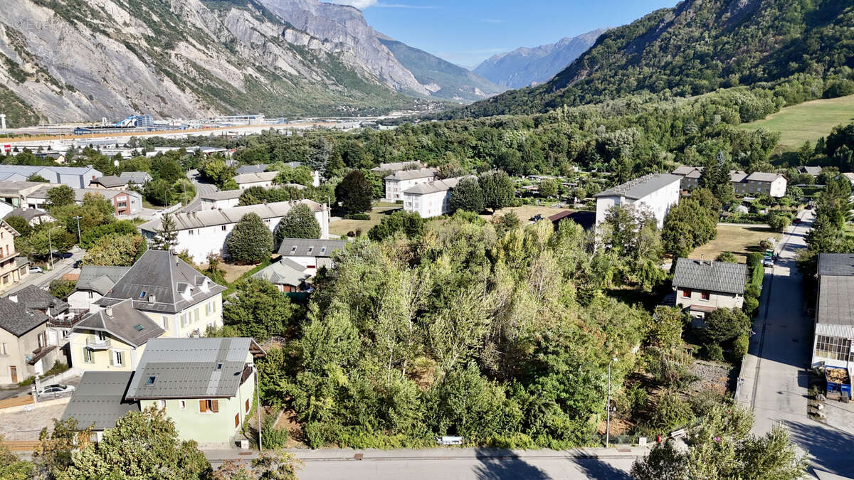 (73) SAINT JEAN DE MAURIENNE  - Rare Terrain constructible - Proche centre ville - Opportunité rare - 4482m2 - photo 7
