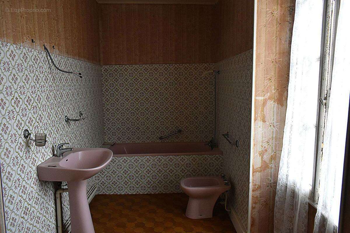 Maison à MONBAHUS
