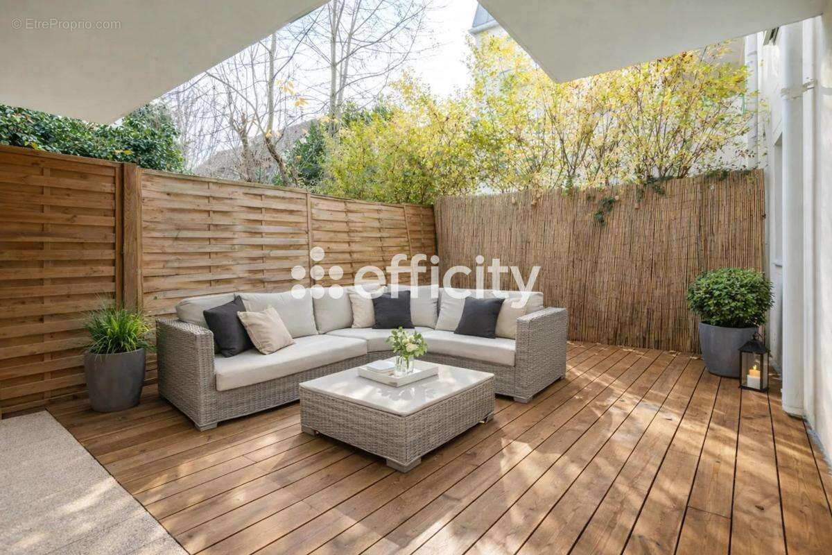 Appartement à LES PAVILLONS-SOUS-BOIS