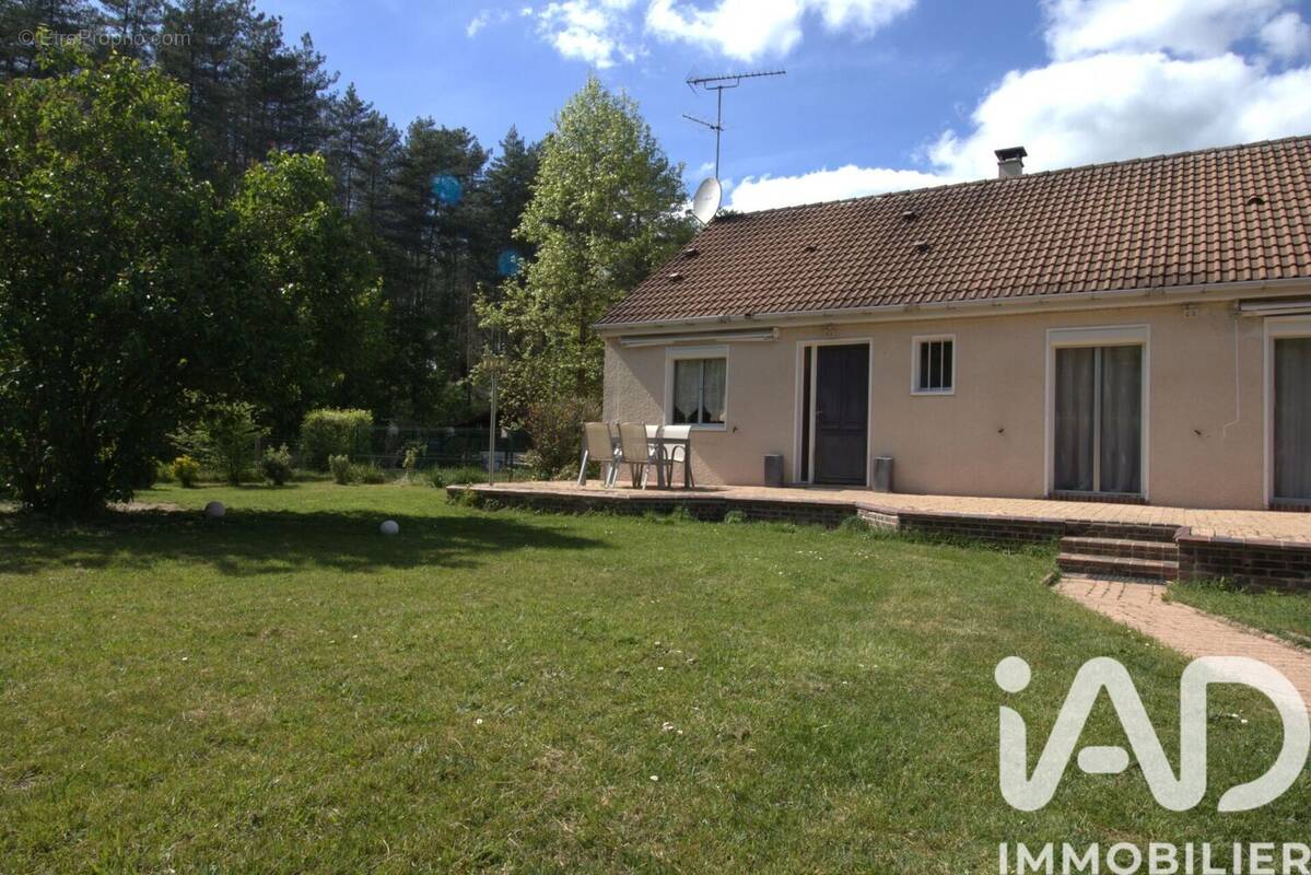 Photo 1 - Maison à CHEVILLON-SUR-HUILLARD