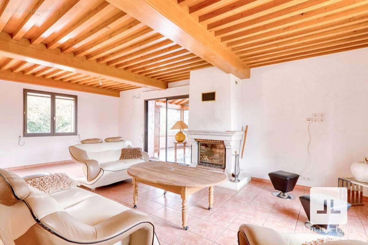 Maison à SAINT-MARTIN-DU-MONT