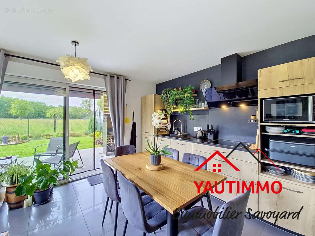Appartement à AMANCY