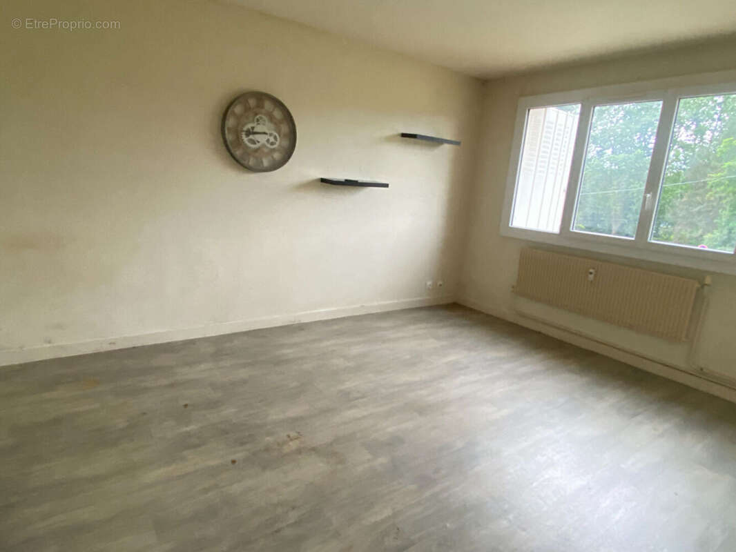 Appartement T1 34,66 m2 - Balcon, cave et ascenseur - Secteur Stade Malleval à Roanne - photo 3