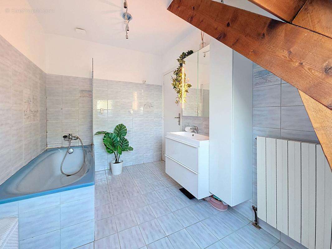 Maison à CHENNEVIERES-SUR-MARNE