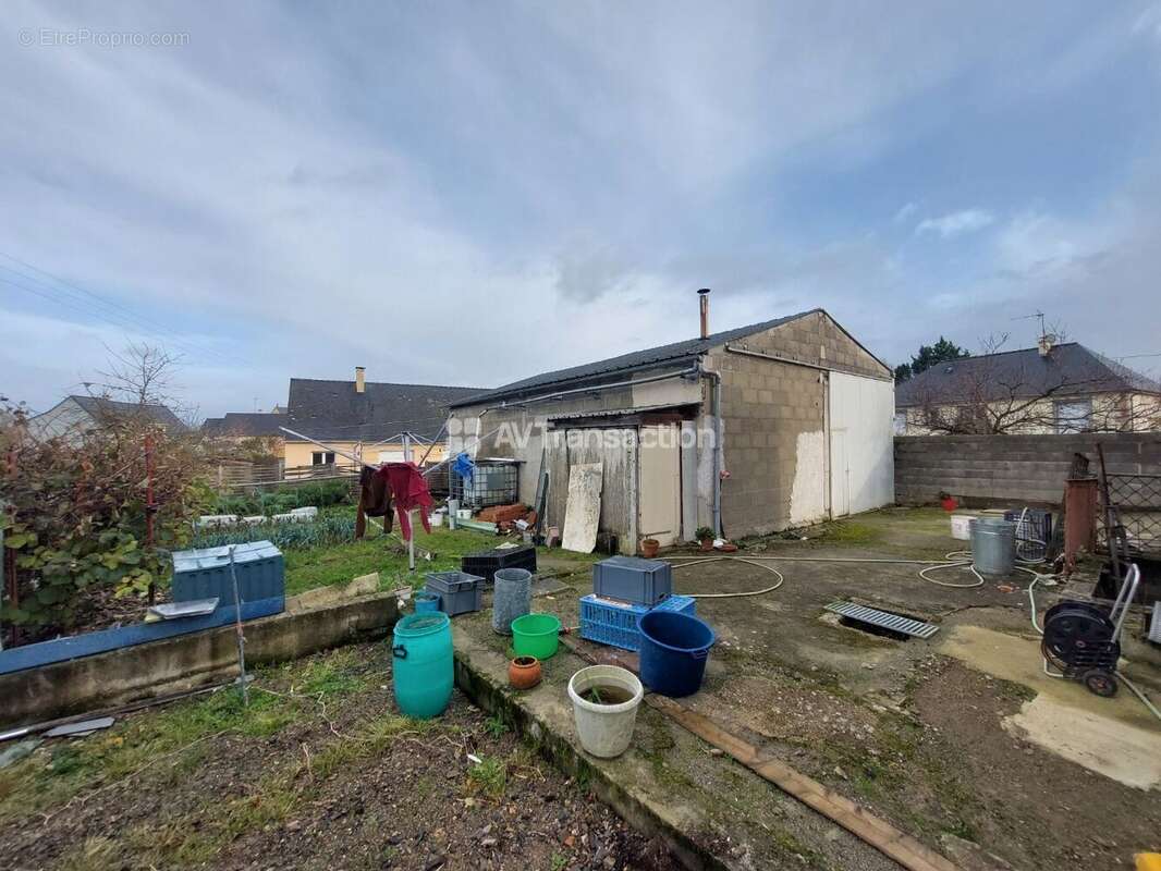 Maison 140 m² à Louvigne  - photo 6