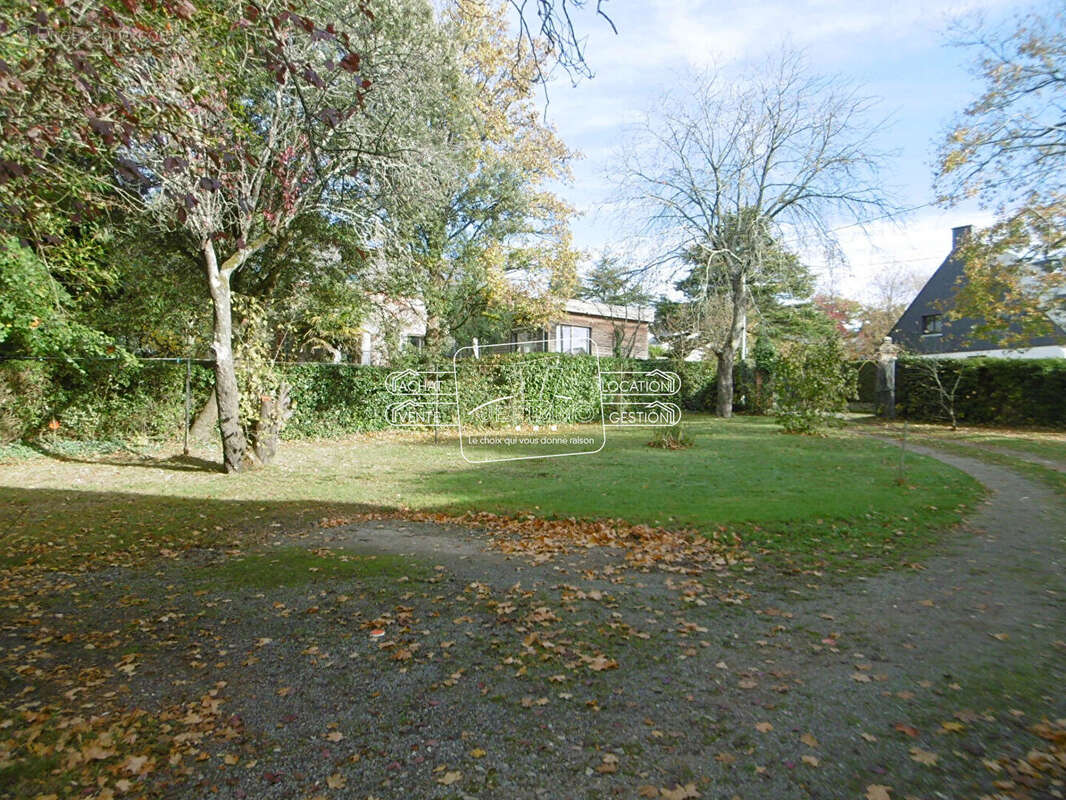 Terrain à MAUVES-SUR-LOIRE