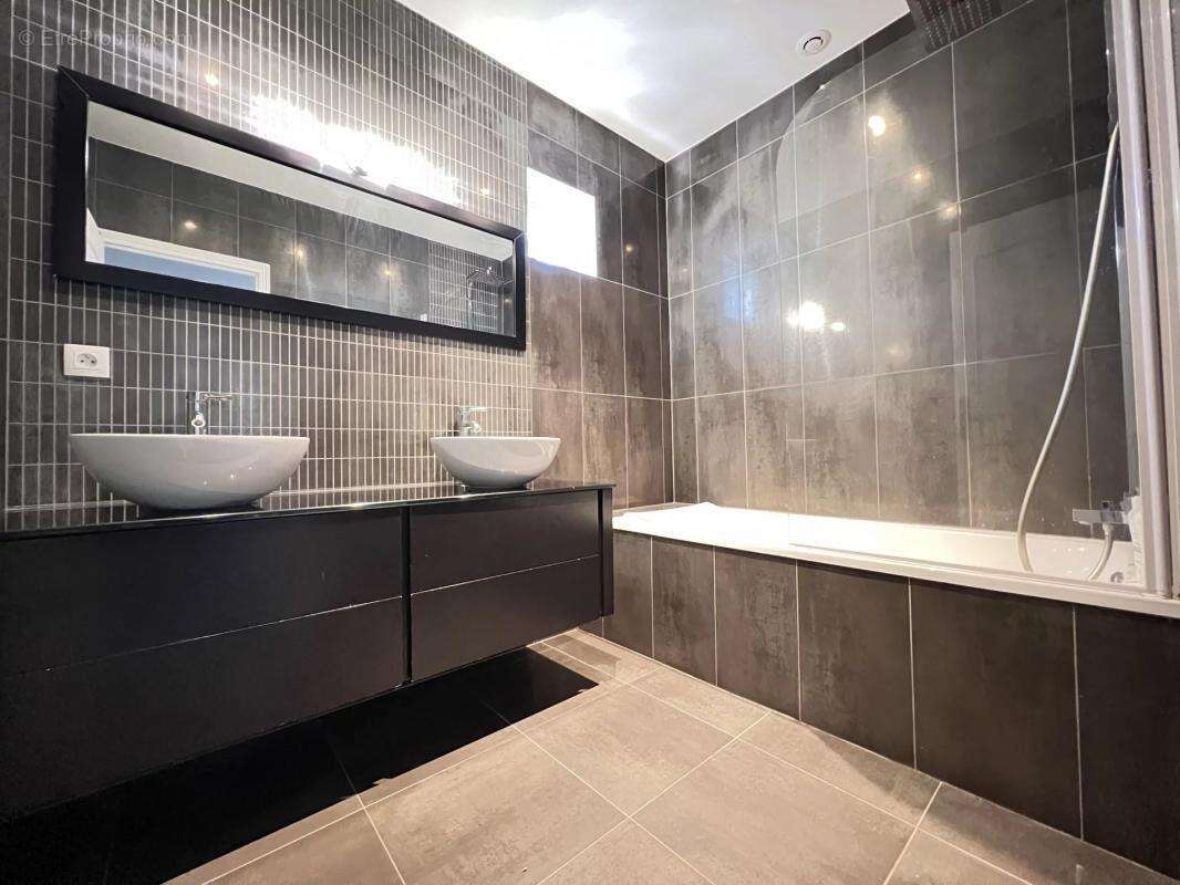 Maison à LES CLAYES-SOUS-BOIS