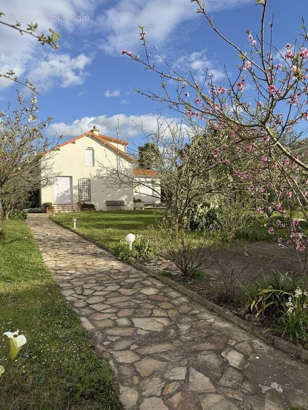 Maison à BOUGUENAIS