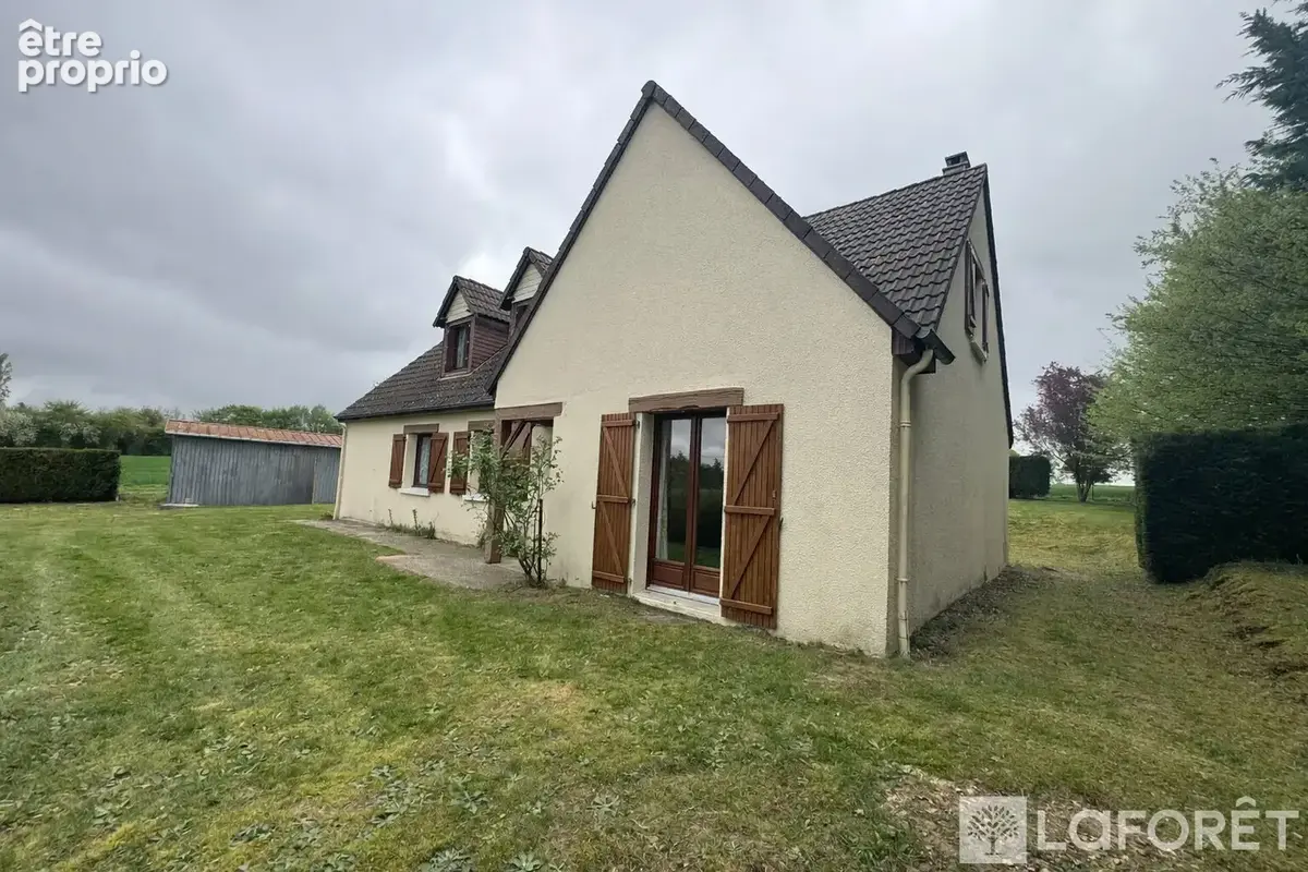 Maison familiale de 140 m²  7 chambres Terrain de 2 110 m² Proche La Ferté-Frênel - photo 2