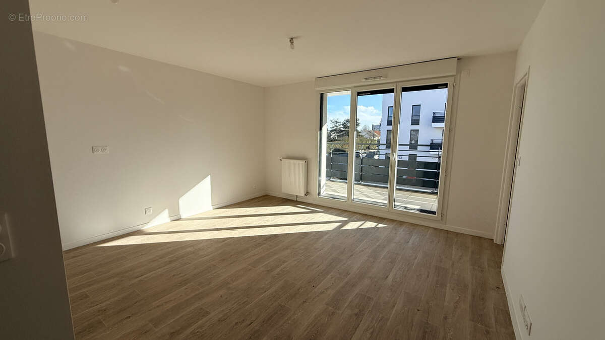 Appartement à LES CLAYES-SOUS-BOIS
