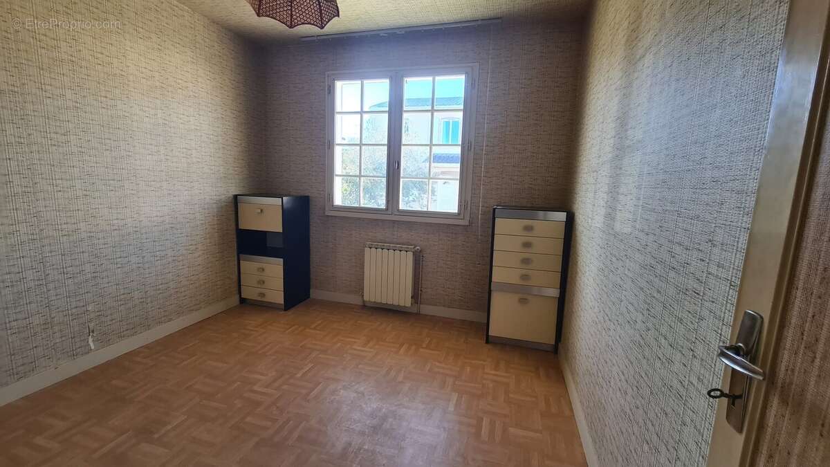 Maison à SAINT-YRIEIX-SUR-CHARENTE