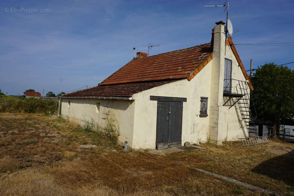 Maison à NEUILLY-EN-DONJON