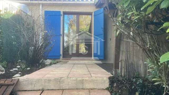 Maison à TOURRETTES