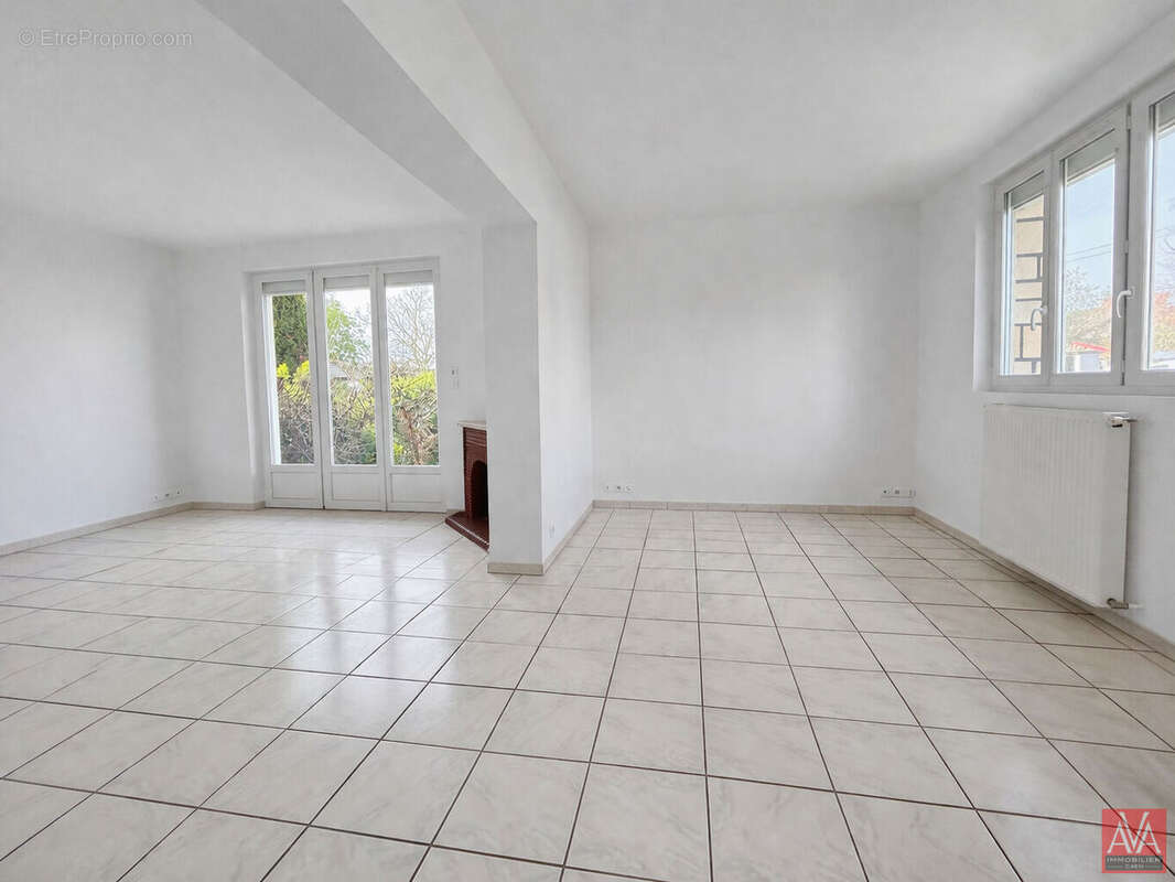 Maison à MONDEVILLE