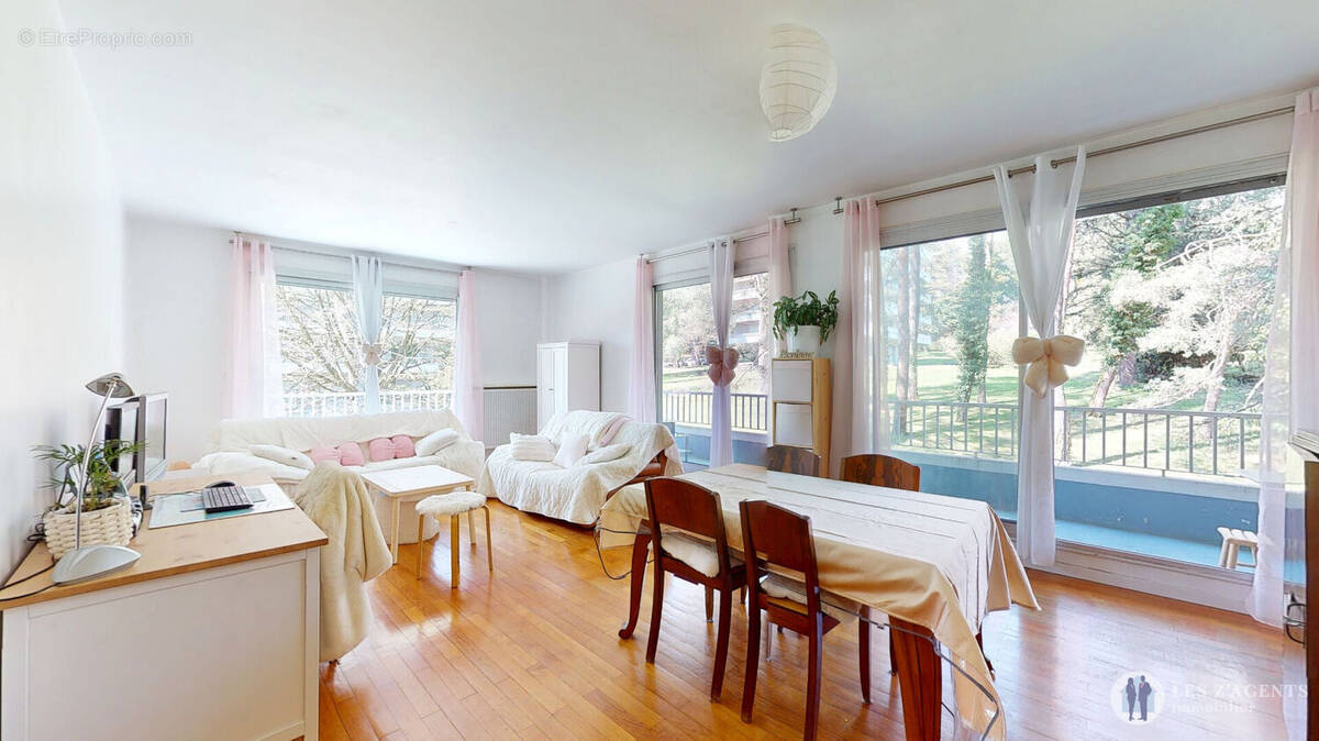 Appartement à MEYLAN