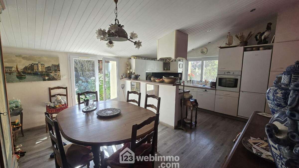 Séjour cuisine ouverte - Maison à TALMONT-SAINT-HILAIRE