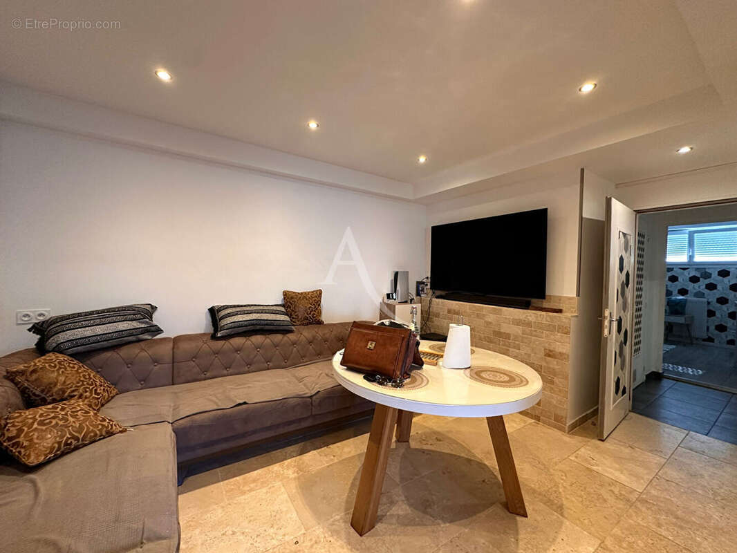 Maison à SAINT-SULPICE-DE-POMMERAY