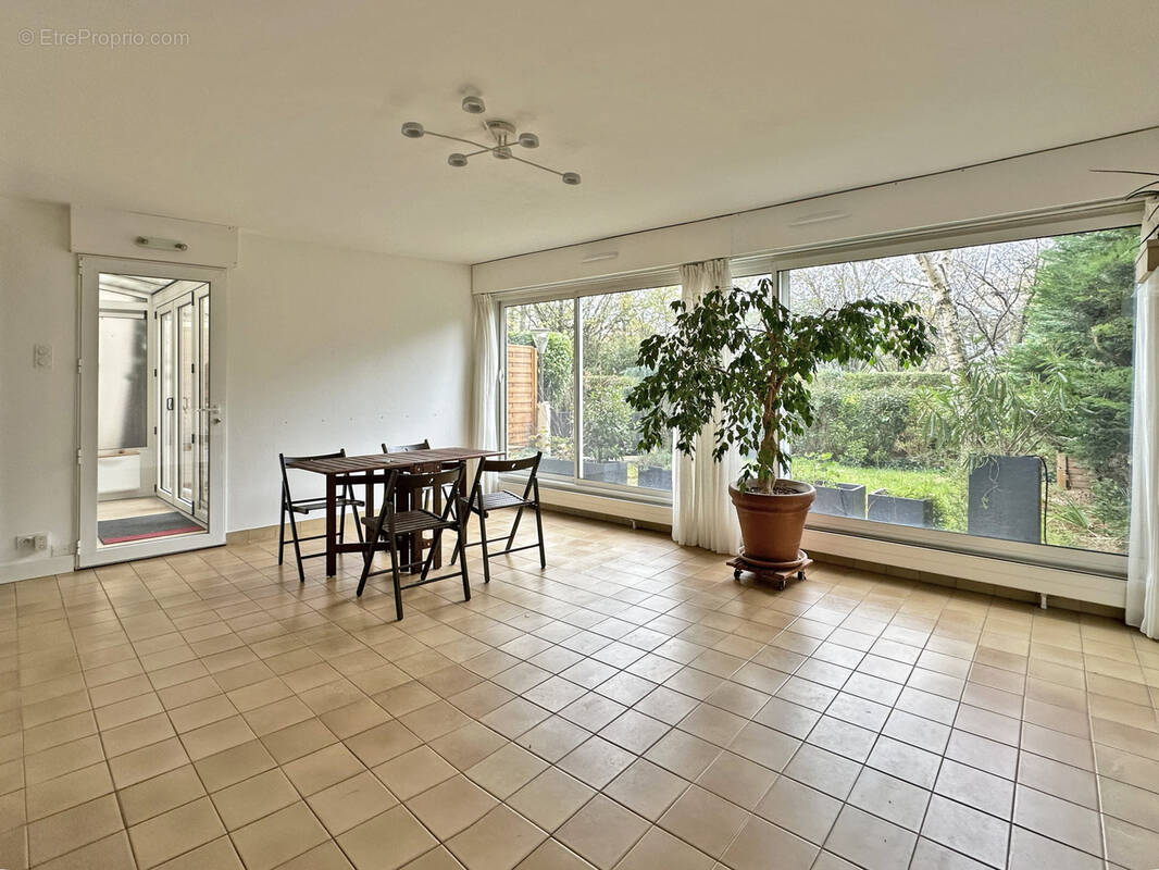 Appartement à NANTERRE