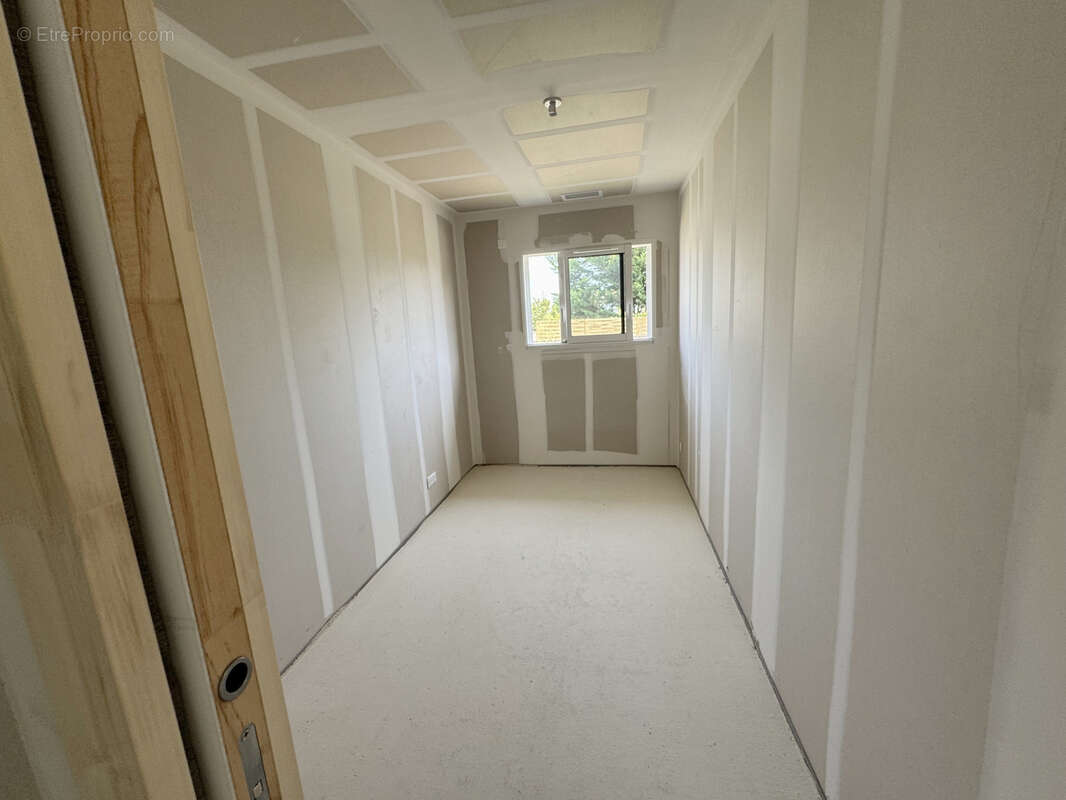 Maison à PAREMPUYRE