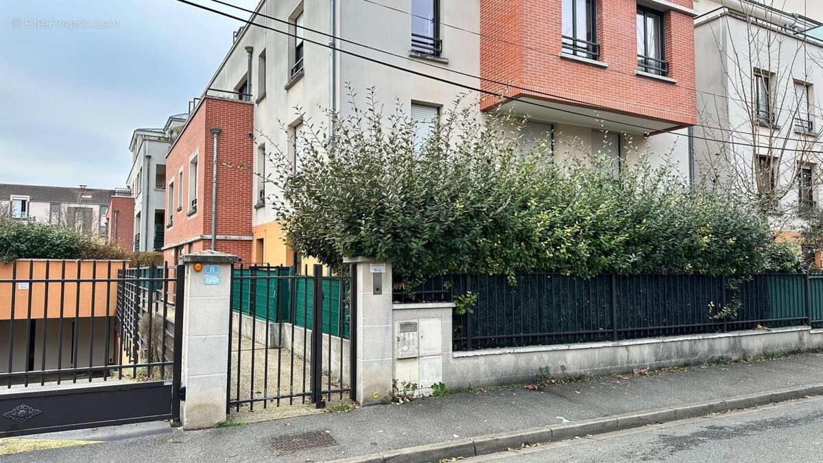 F4 avec terrassse (78 m² Carrez) à NEUILLY SUR MARNE - photo 17