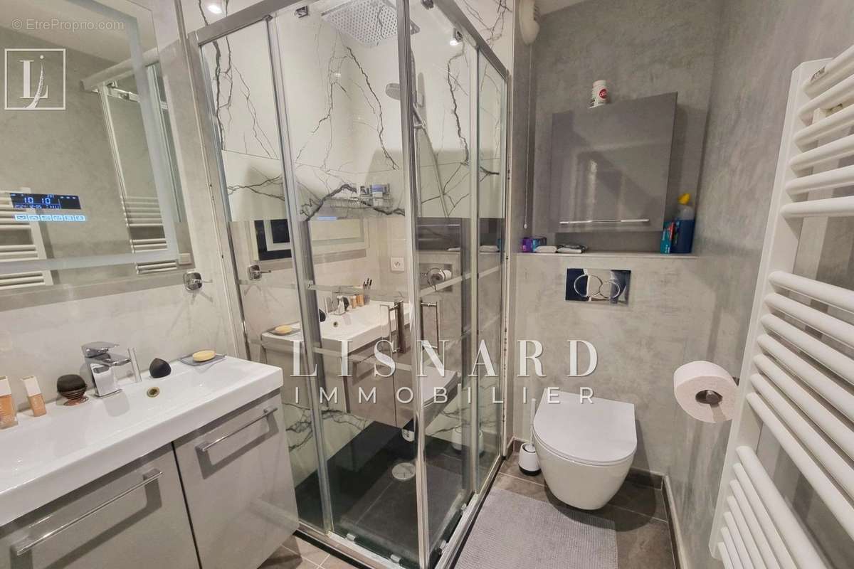 Appartement à VALLAURIS