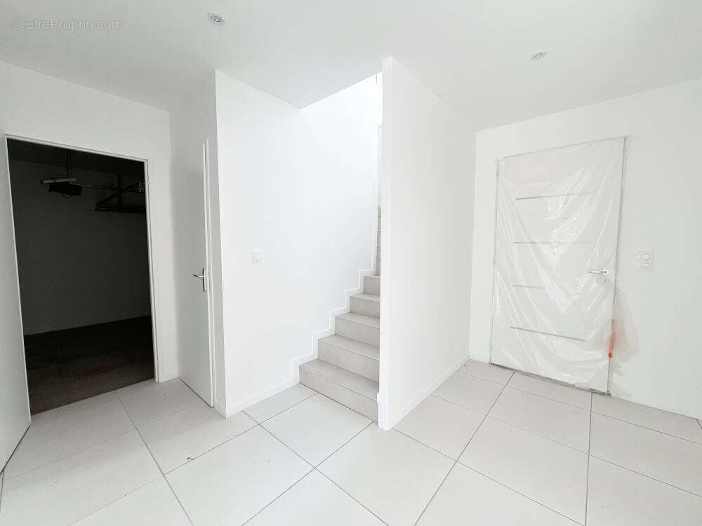 Maison à SAINT-BEAUZIRE