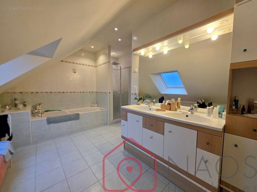 Maison à SAINT-MARTIN-D'ABBAT