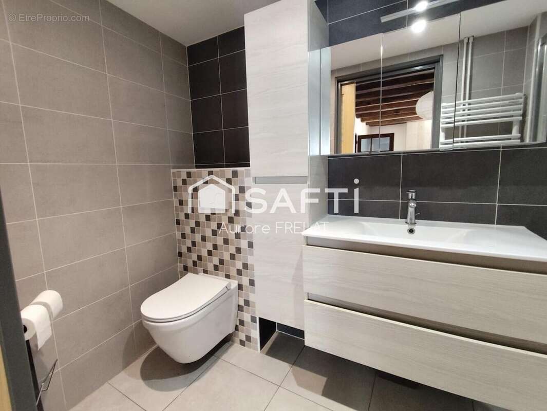 Maison 180 m² à Sainte-Catherine-De-Fierbois  - photo 8