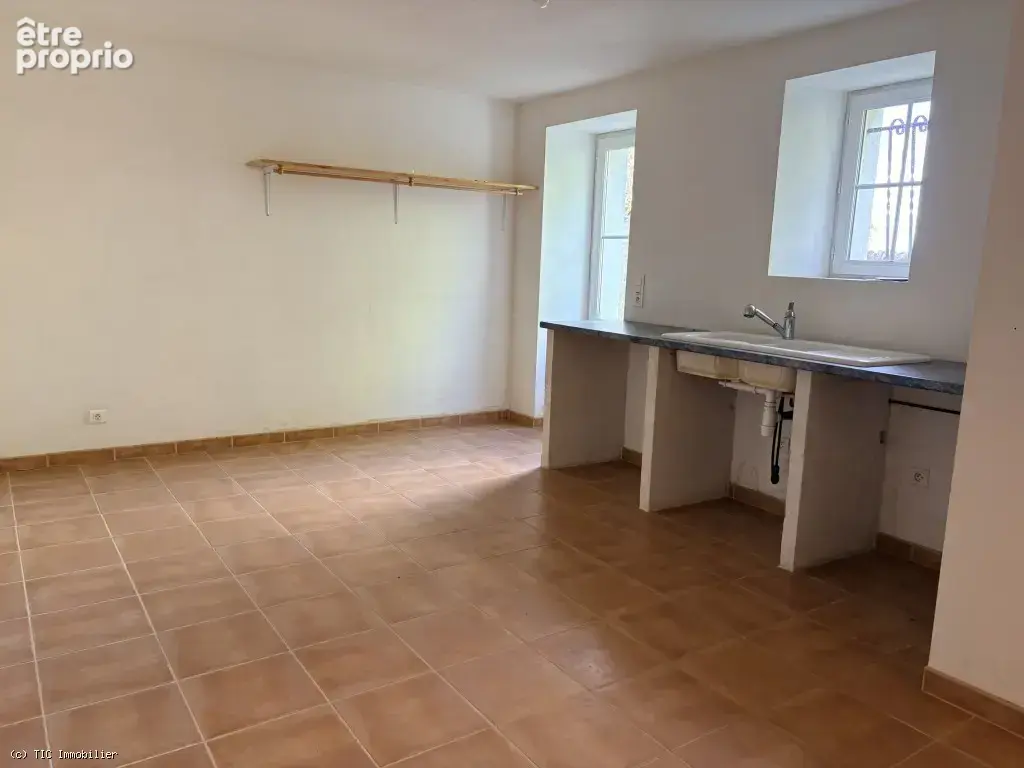 Belle Maison en Pierre avec 4 Chambres et Beau Parc Arboré - photo 10