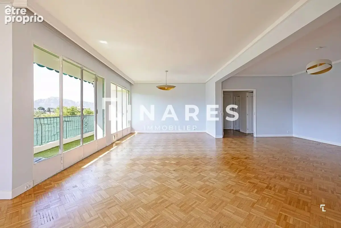 L'ÉCRIN DU PARC - Appartement T6 de 174m² + 2 Terrasses + Loggia - 13008 - photo 3
