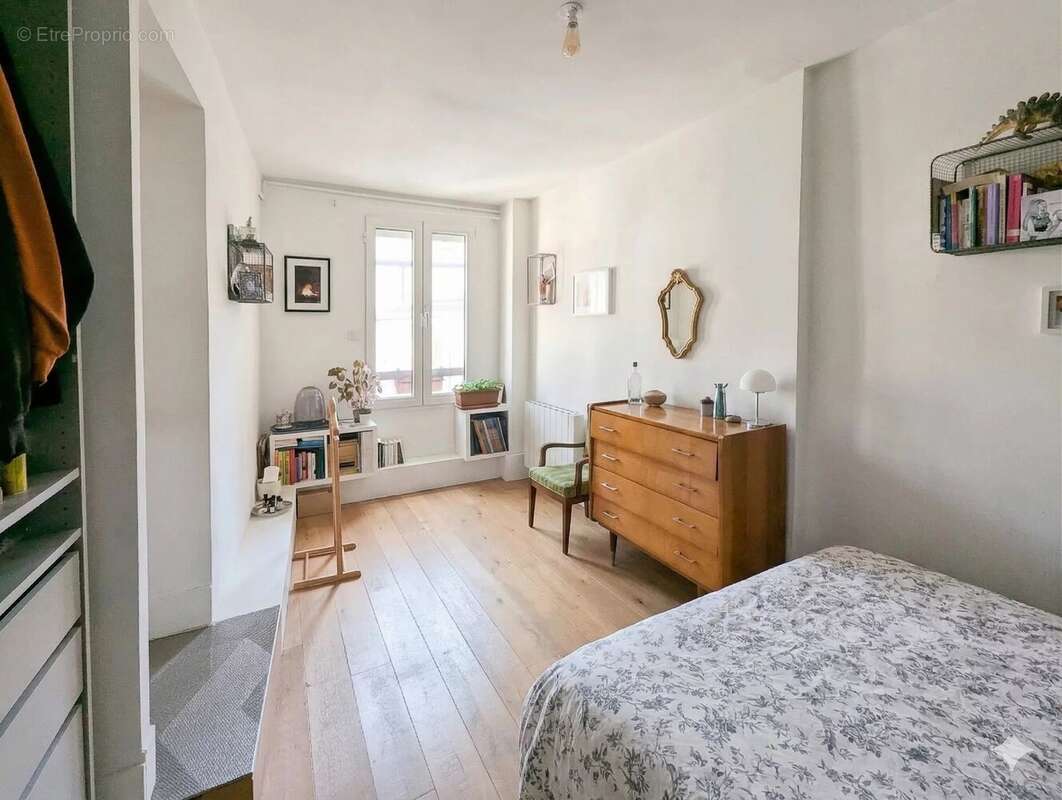 Appartement à PARIS-20E