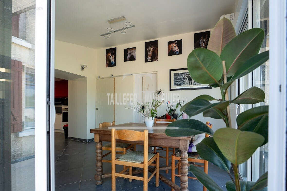 Maison à COULOUNIEIX-CHAMIERS