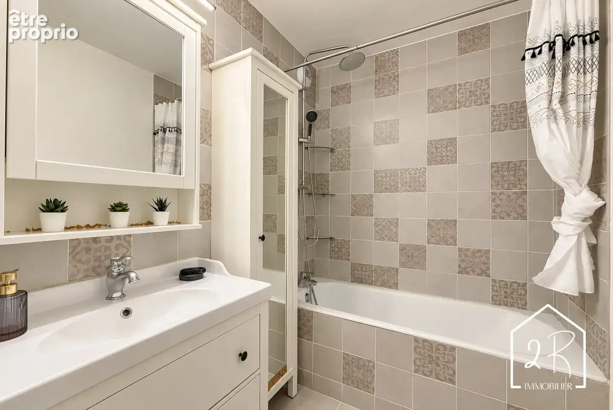 Appartement T4 - 79 m2 - Parking - Cave - photo 13