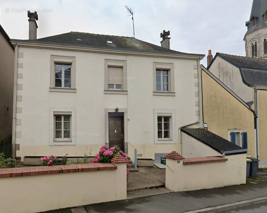 Maison à LA SELLE-CRAONNAISE