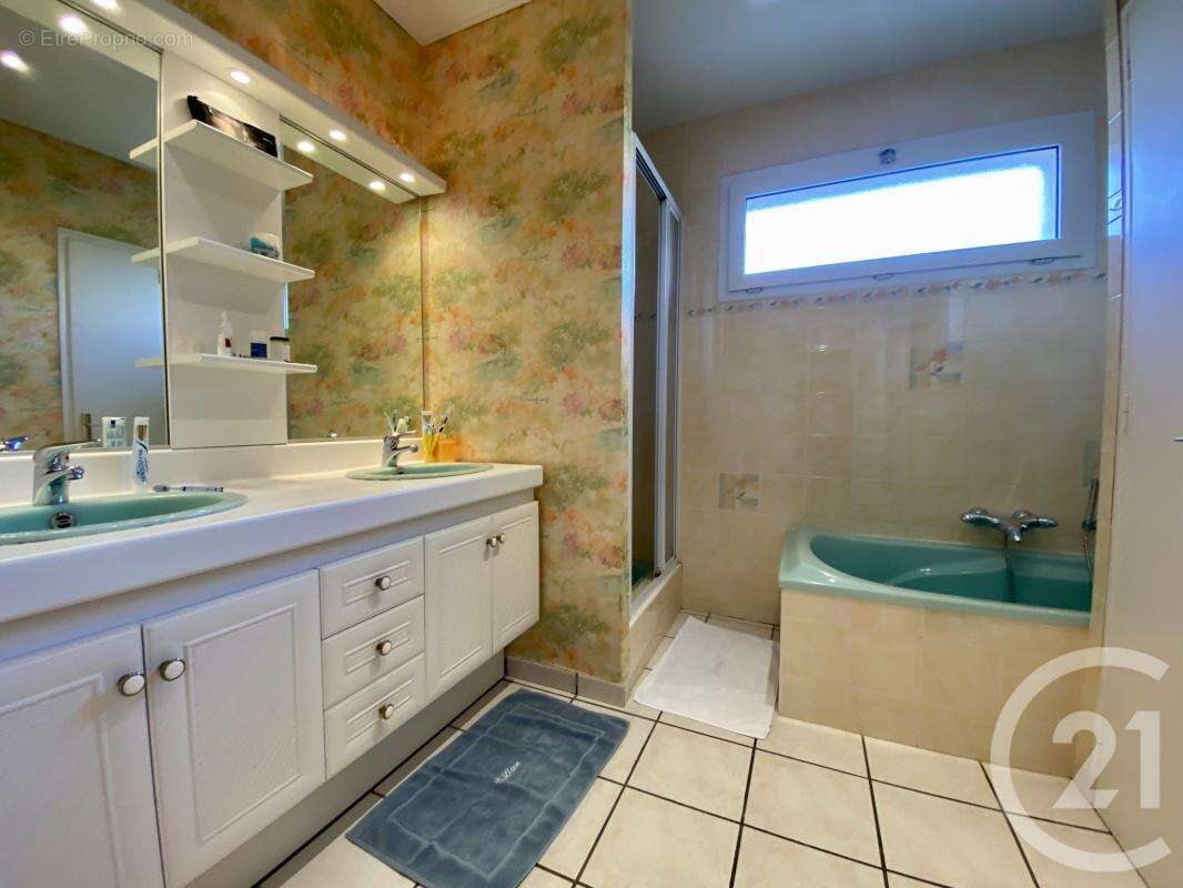 Maison à SAINT-JUNIEN