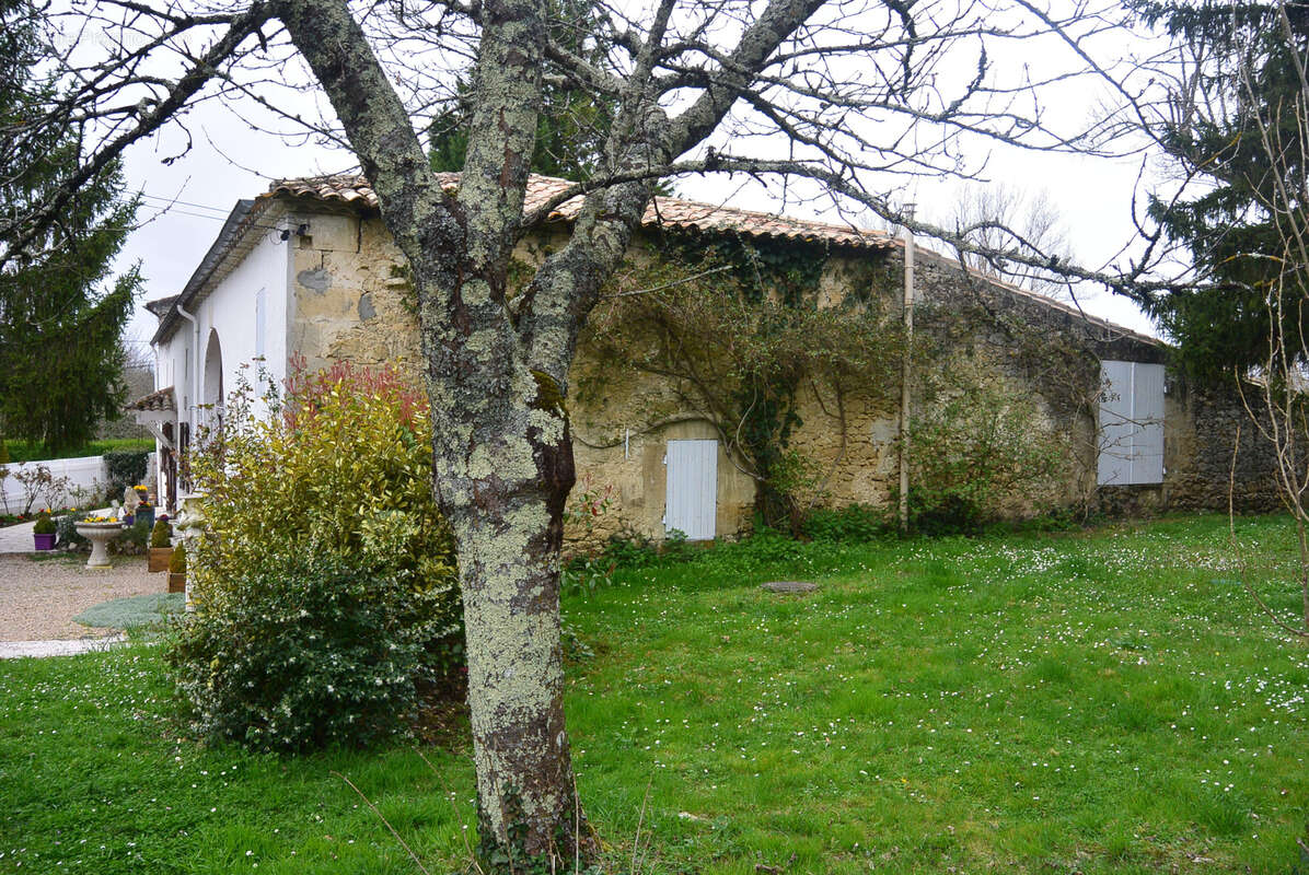 Maison à MARTRES