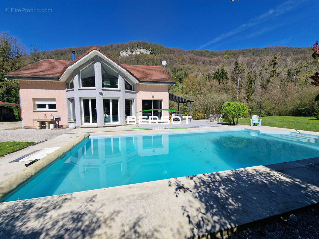 Maison à GUILLON-LES-BAINS