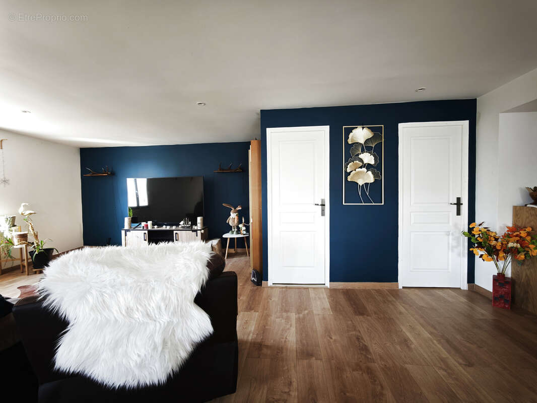 Appartement DUPLEX de 4 pièces, stationnement privée et cave - photo 4