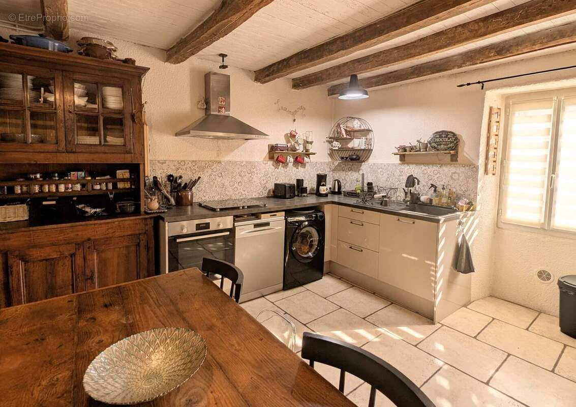 Maison 97 m² à Saint-Vite  - photo 7