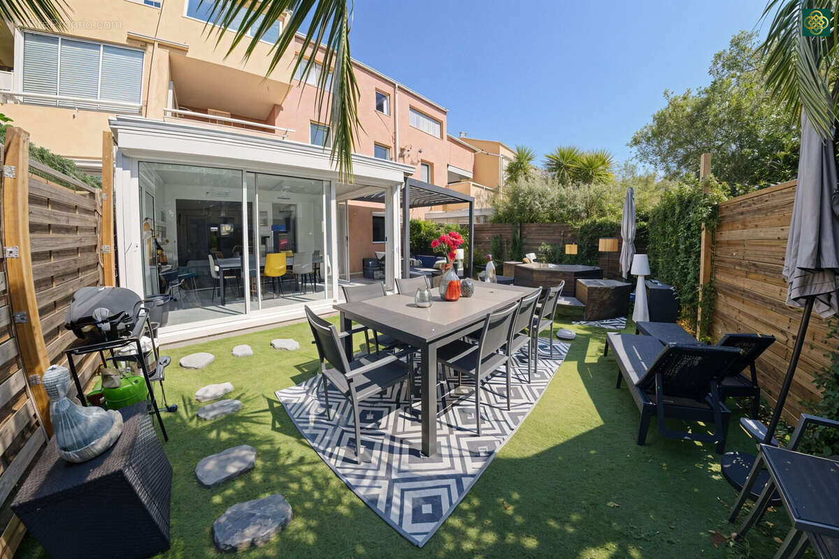 Appartement à LATTES