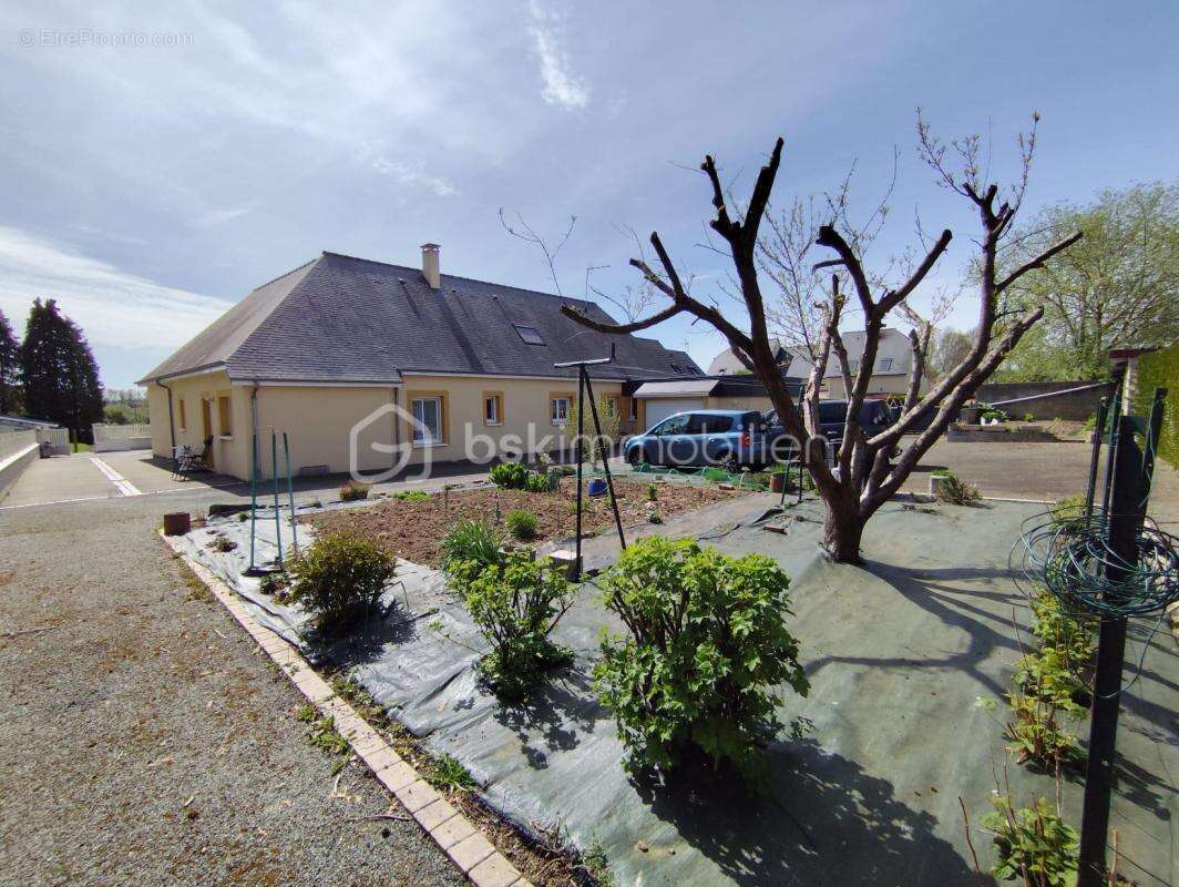 Maison à COUTERNE