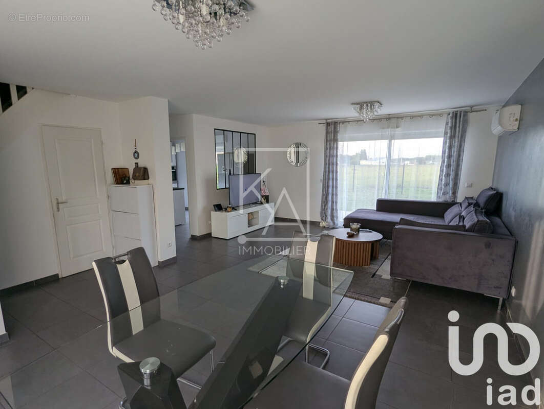 Photo 2 - Maison à BALLANCOURT-SUR-ESSONNE